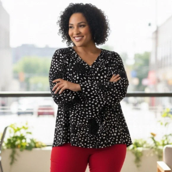 East 5th Black/White circle Blouse size 2X - Picture 10 of 14